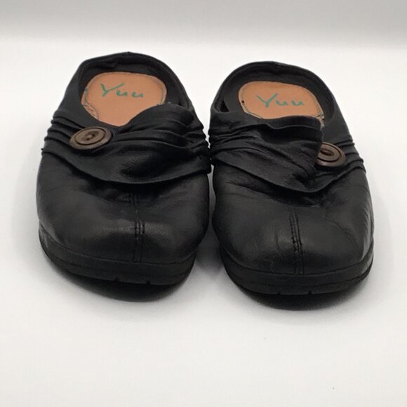 Yuu Black Mule w/ Button on side - Picture 1 of 6